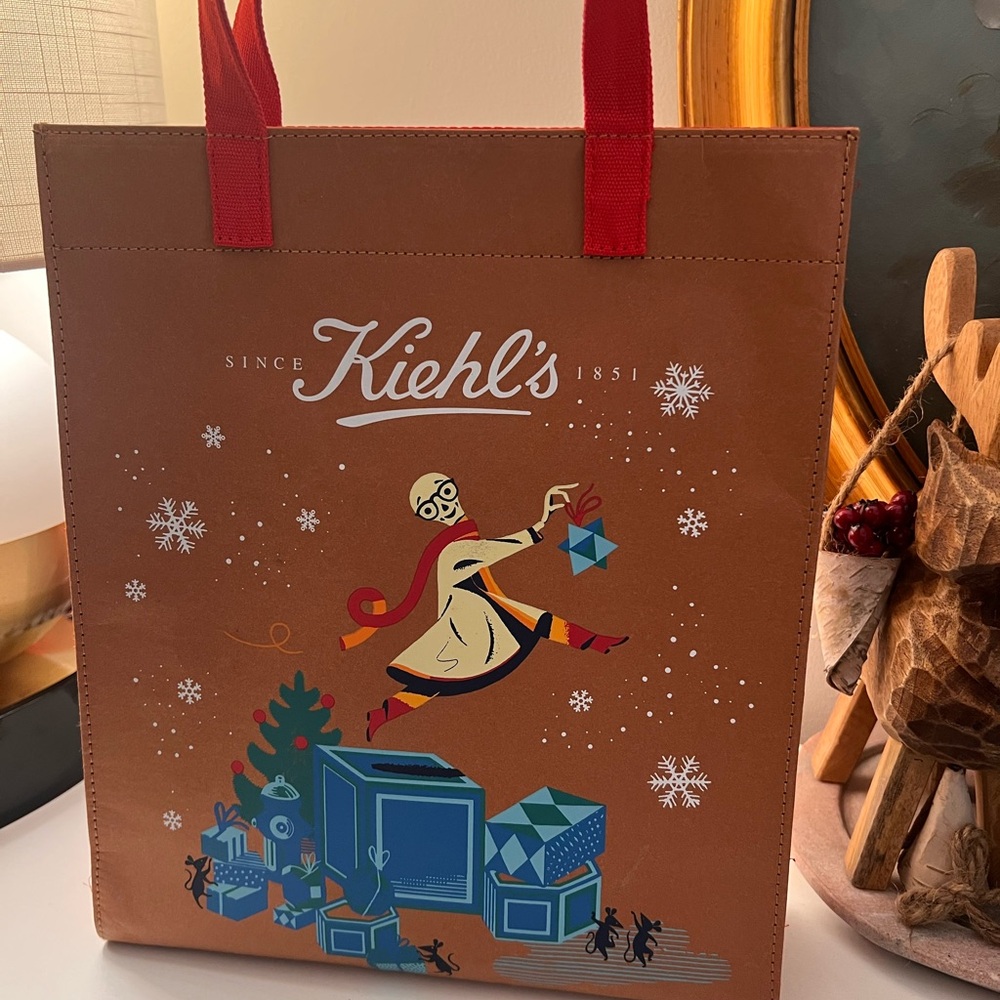 Kiehls Gift Bundle: Reusable Gift Tote Bag and Collectible Enamel Pin